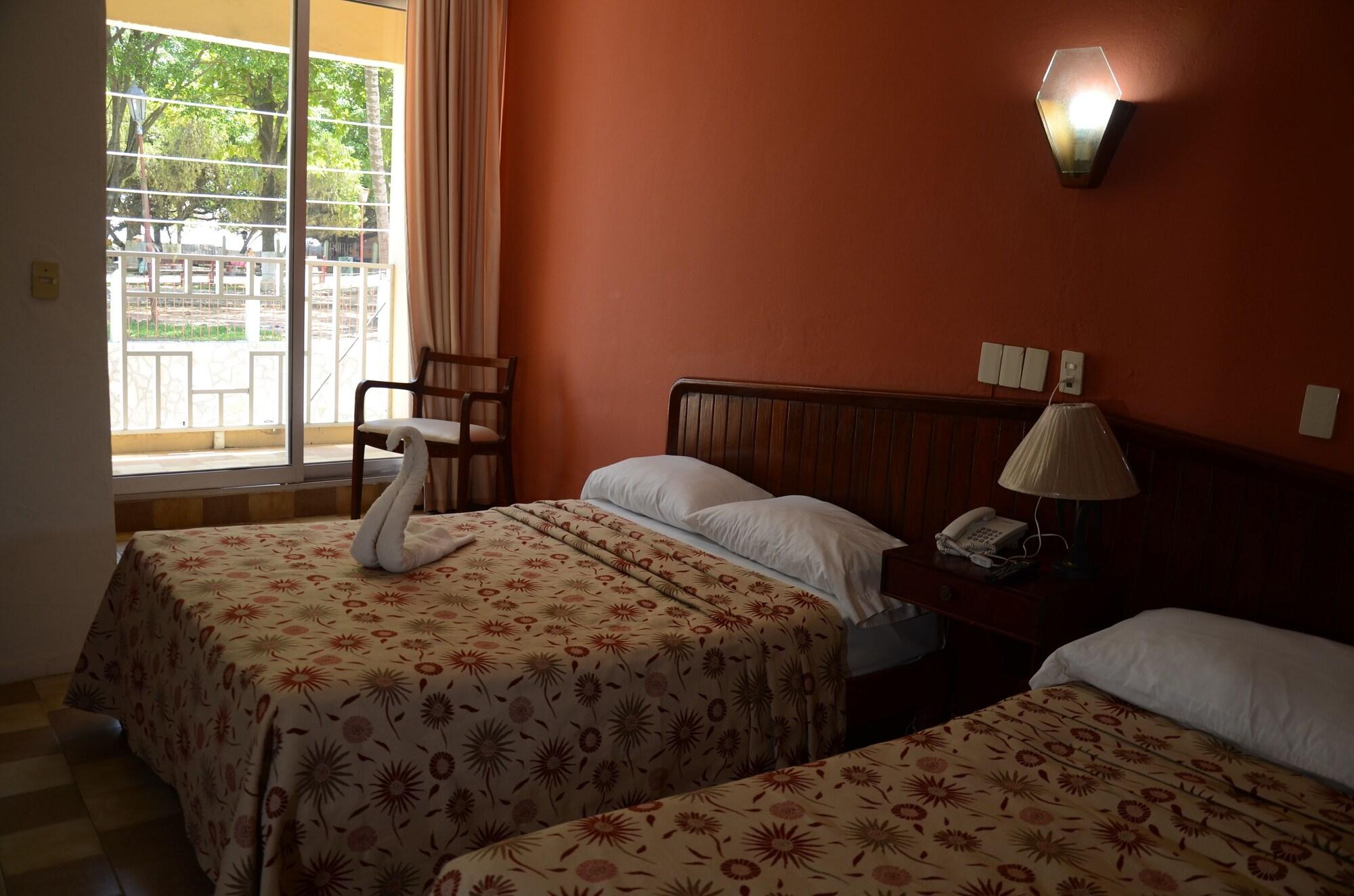 Hotel ปาเลงเก ภายนอก รูปภาพ
